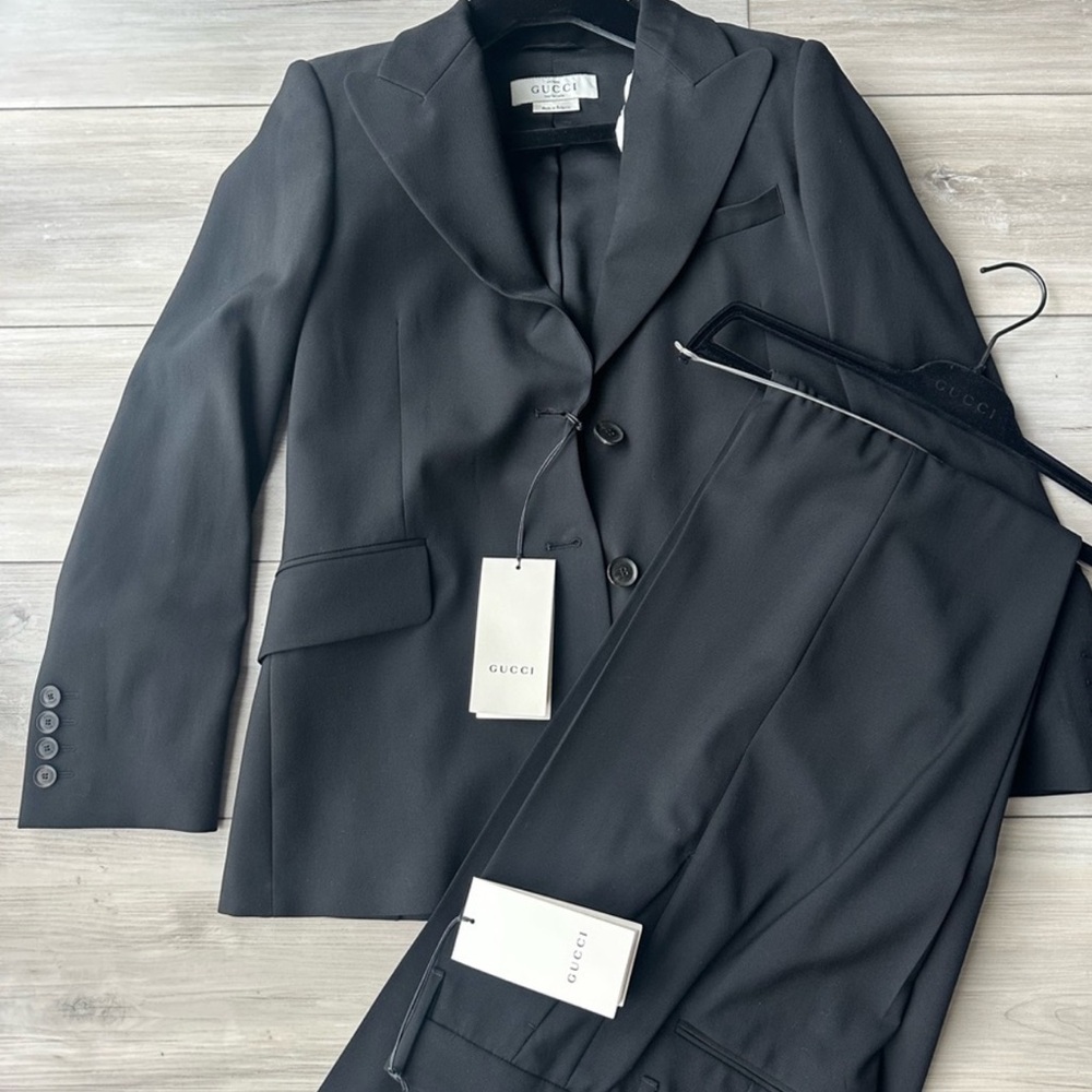 Gucci Elegant Black women’s Suit